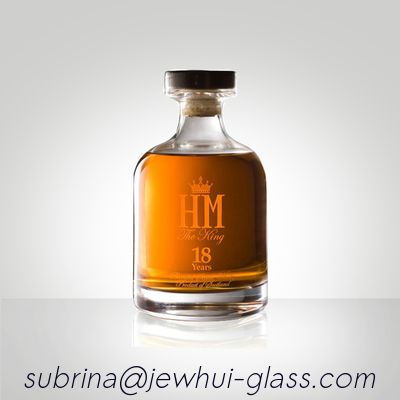 kaufen 0.75L Glas Crystal Rum Decanter 21.5mm mit Glasstopper-Steigungs-Malerei Online-Herstellung