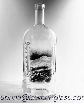 Guter Preis Super-Flint Fancy Rum Bottle Aluminium hölzerner Cork Square Glass Decanter Online